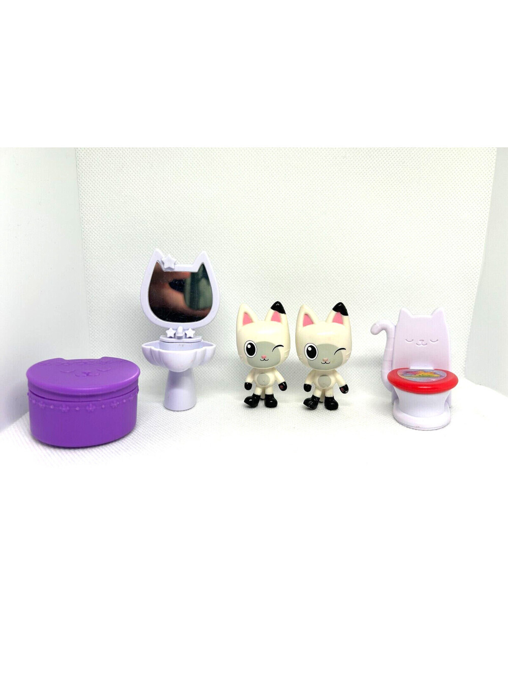 Gabby's Dollhouse Figures - Lot of 5 with Bathroom Accessories - Great Condition